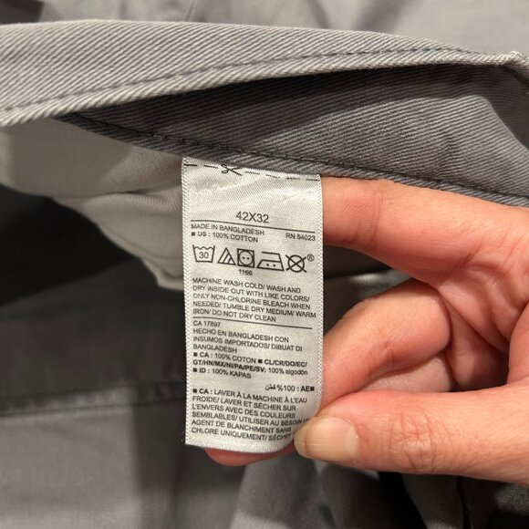 NWT Old Navy Gray Straight Five Pocket Pants 42x32 - Stained - Picture 5 of 7